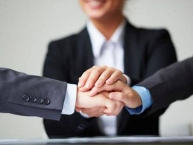 <p>原创 </p><p>其实, 张馨予臀桥重量突破100斤!性感女神火辣身材全靠锻炼</p>